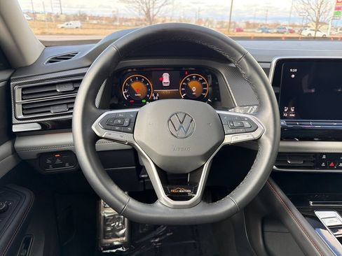 Certified 2025 Volkswagen Atlas Peak Edition SE image 17