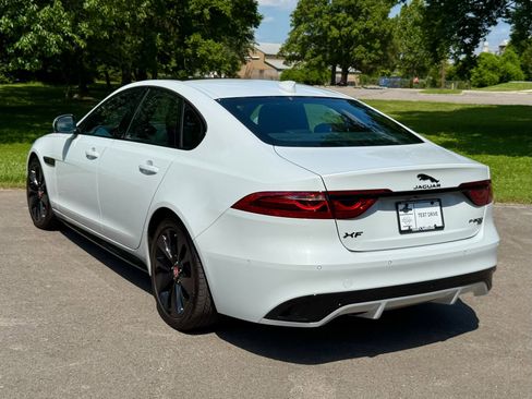 Used 2021 Jaguar XF R-Dynamic SE image 4