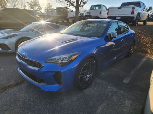 Used 2022 Kia Stinger GT1 image 3