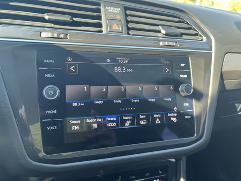 Certified 2023 Volkswagen Tiguan SE image 21