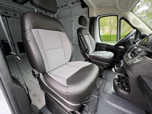 Used 2026 RAM ProMaster 2500 w/ Convenience Group FWD image 23