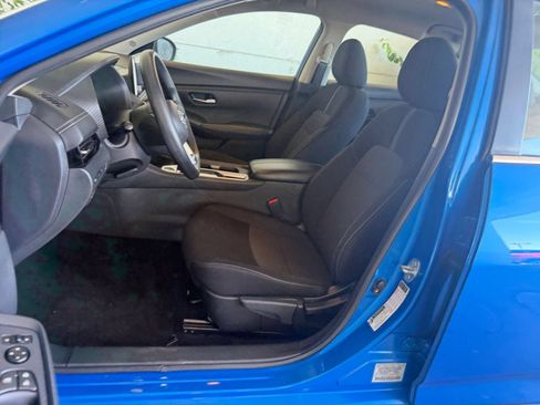 Used 2025 Nissan Sentra SV FWD image 36