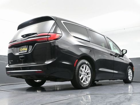 Used 2024 Chrysler Pacifica Touring-L image 53