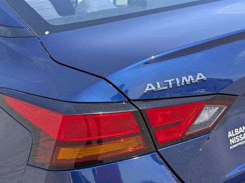 Used 2022 Nissan Altima 2.5 S FWD image 12