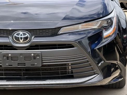 Used 2025 Toyota Corolla LE FWD image 9
