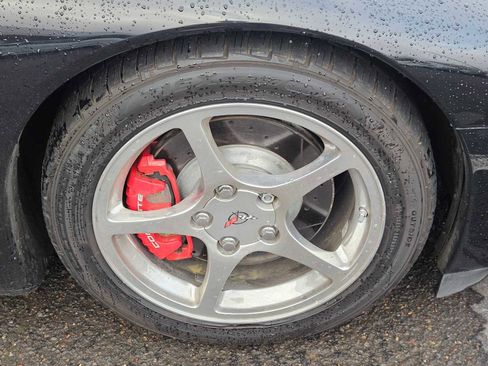 Used 2002 Chevrolet Corvette Convertible w/ Preferred Equipment Group2 image 9