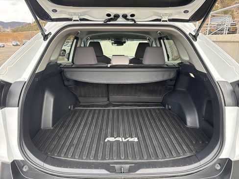 Used 2024 Toyota RAV4 XLE image 27
