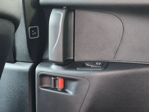New 2027 Chrysler Pacifica LX FWD image 31