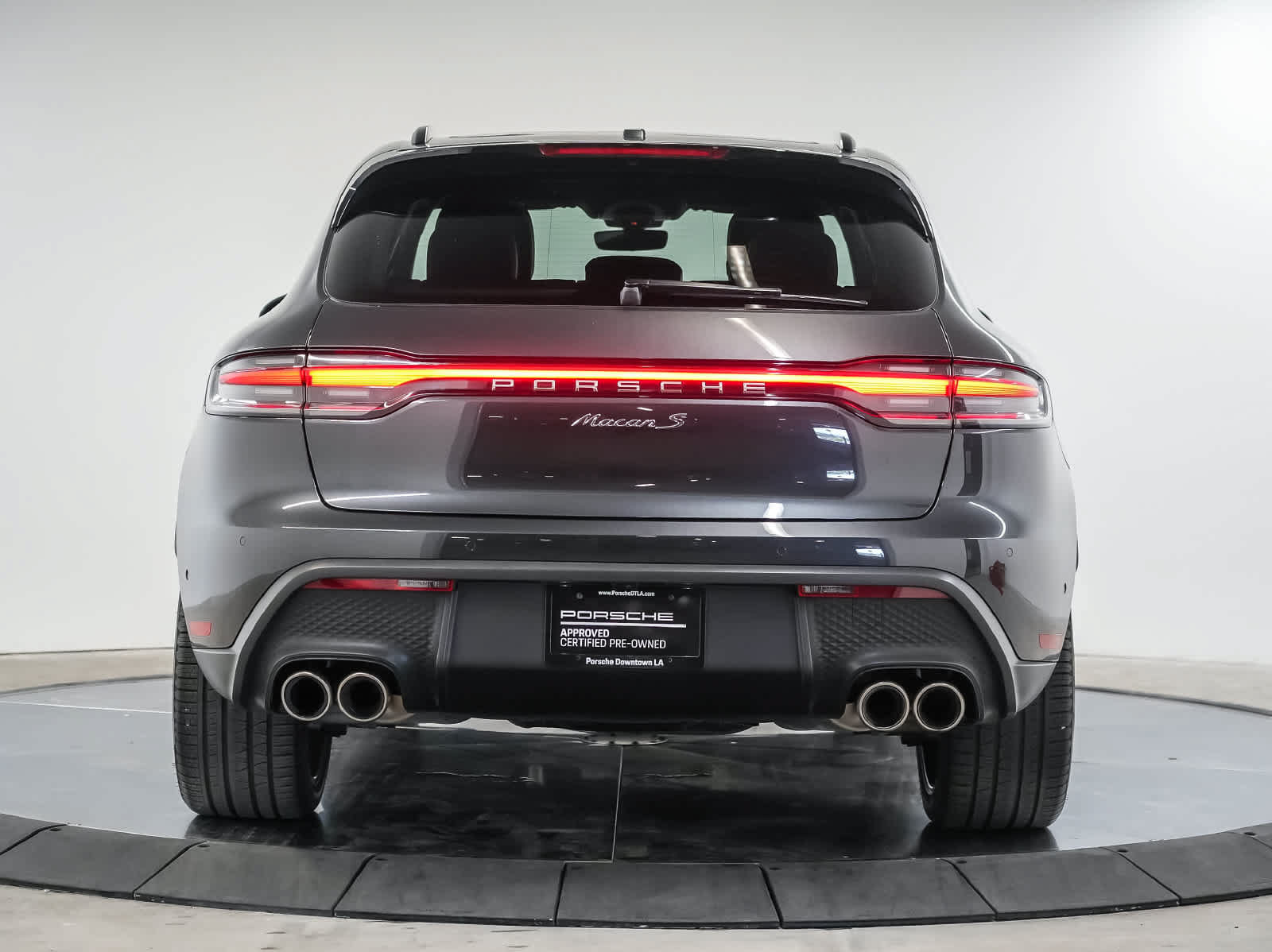 Certified 2023 Porsche Macan S AWD/4WD image 10