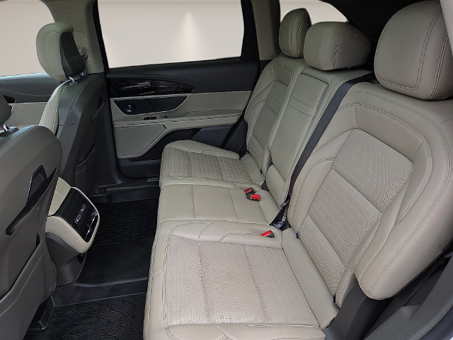 Used 2025 Lincoln Nautilus Reserve AWD/4WD image 14