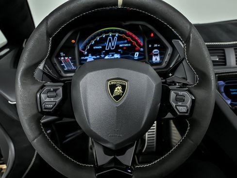 Used 2021 Lamborghini Aventador SVJ AWD/4WD image 24