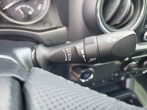 Used 2022 Toyota Tacoma TRD Sport w/ Technology Package RWD image 37