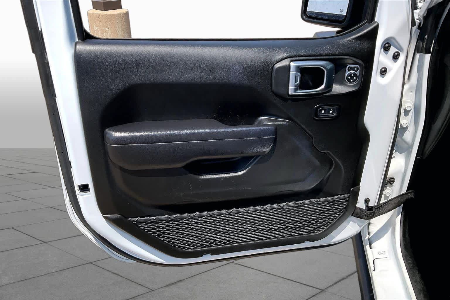 Used 2024 Jeep Wrangler Unlimited Rubicon AWD/4WD image 20