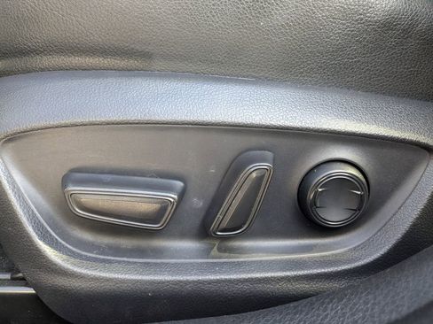 Used 2019 Toyota Camry SE FWD image 21