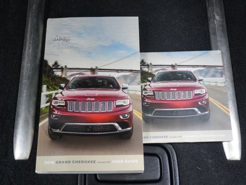Used 2016 Jeep Grand Cherokee Limited w/ Trailer Tow Group IV AWD/4WD image 26