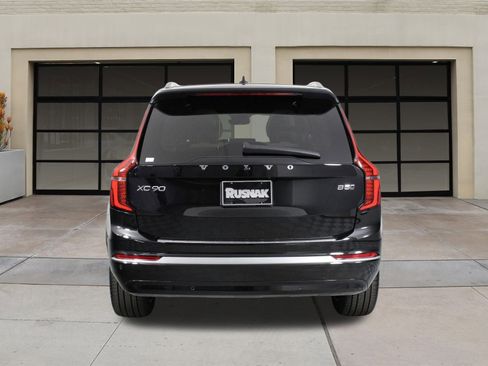 Certified 2025 Volvo XC90 B5 Core w/ Protection Package Premier image 5