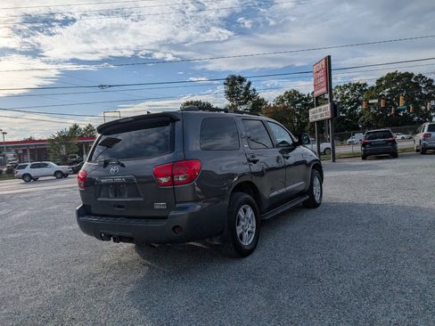 Used 2015 Toyota Sequoia SR5 image 7