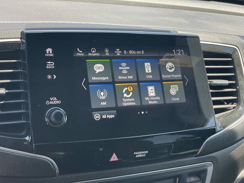 Certified 2025 Honda Passport TrailSport image 9