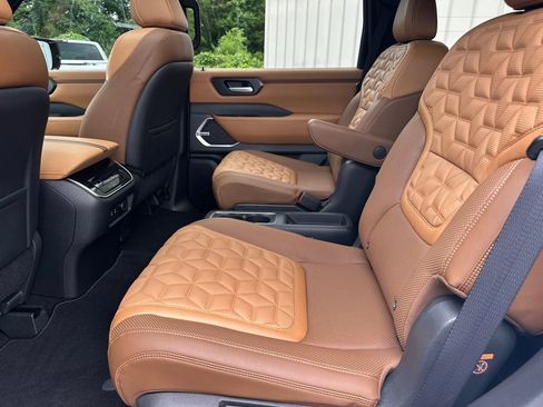 Used 2026 Nissan Armada Platinum Reserve RWD image 21