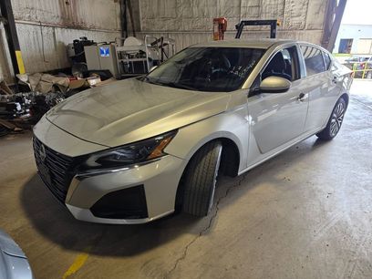Used 2023 Nissan Altima 2.5 SV