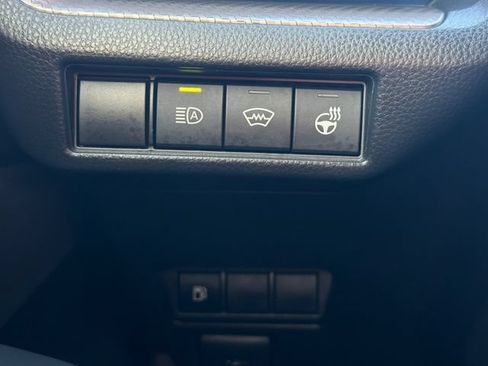 Used 2025 Toyota Prius XLE FWD image 28