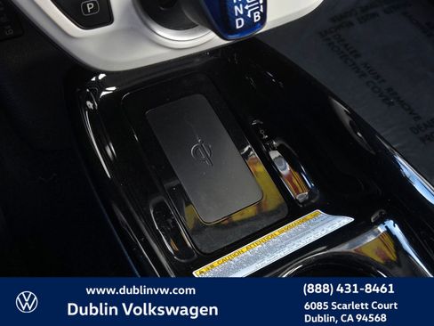 Used 2018 Toyota Prius Prime Premium image 18