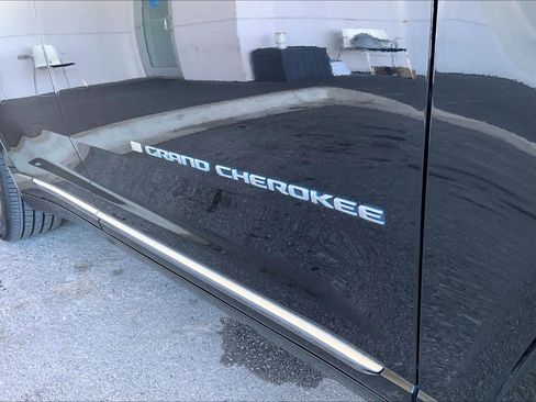 Used 2022 Jeep Grand Cherokee Summit image 31