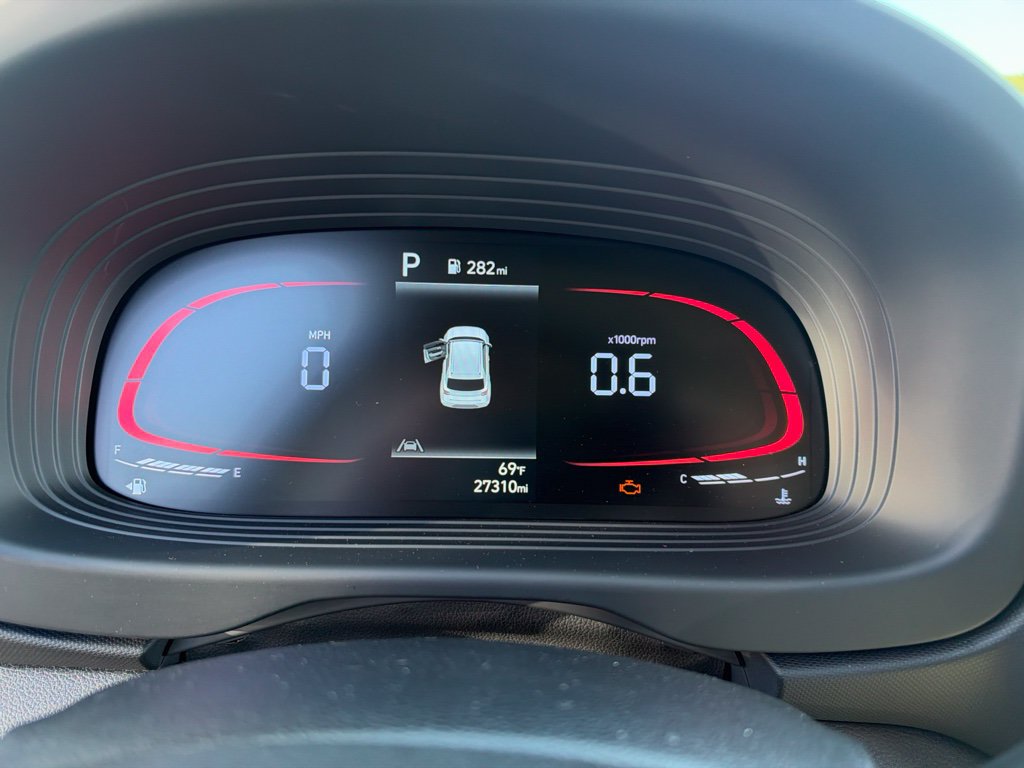 Used 2023 Hyundai Venue SEL FWD image 11