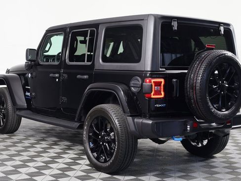 Used 2023 Jeep Wrangler Unlimited Sahara w/ Cold Weather Group image 6