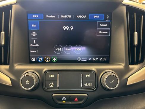 Used 2024 GMC Terrain SLT AWD/4WD image 19