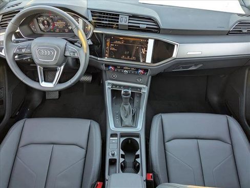 New 2025 Audi Q3 2.0T Premium image 13