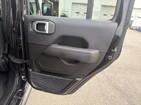 Used 2022 Jeep Gladiator Mojave w/ LED Lighting Group AWD/4WD image 16