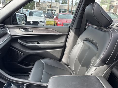 Used 2025 Jeep Grand Cherokee Limited 4xe w/ MOPAR Finishing Package image 32