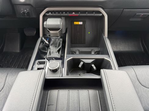 Used 2024 Toyota Tundra Limited AWD/4WD image 15