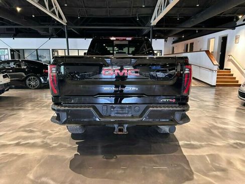 Used 2024 GMC Sierra 2500 AT4 w/ AT4 Premium Plus Package AWD/4WD image 4