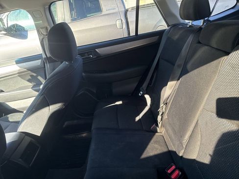 Used 2016 Subaru Outback 2.5i Premium image 9