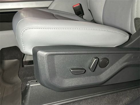 New 2025 Ford F150 Lightning Flash image 13