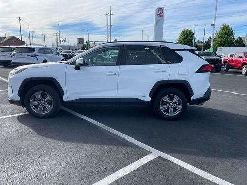 Used 2024 Toyota RAV4 XLE AWD/4WD image 6