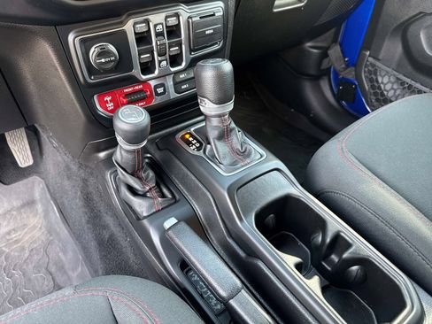 Used 2019 Jeep Wrangler Unlimited Rubicon AWD/4WD image 24