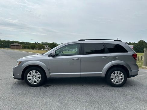 Used 2019 Dodge Journey SE w/ Premium Group FWD image 8