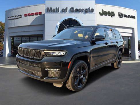 Used 2024 Jeep Grand Cherokee L Limited w/ Black Appearance Package AWD/4WD image 1