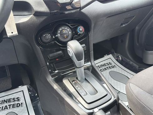 Used 2014 Ford Fiesta SE w/ Equipment Group 201A FWD image 22