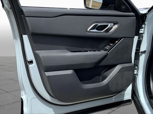Used 2025 Land Rover Range Rover Velar Dynamic SE AWD/4WD image 19