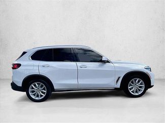 Used 2022 BMW X5 xDrive40i w/ Premium Package video 3