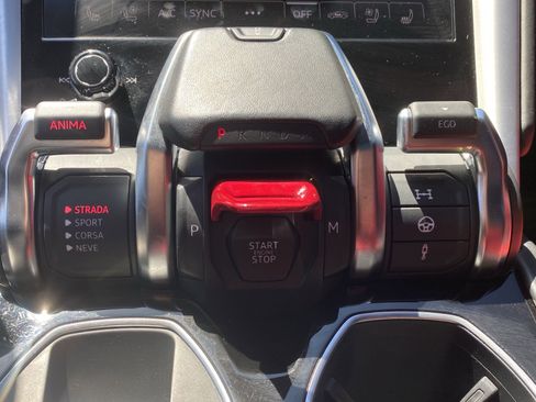 Used 2022 Lamborghini Urus AWD/4WD image 42