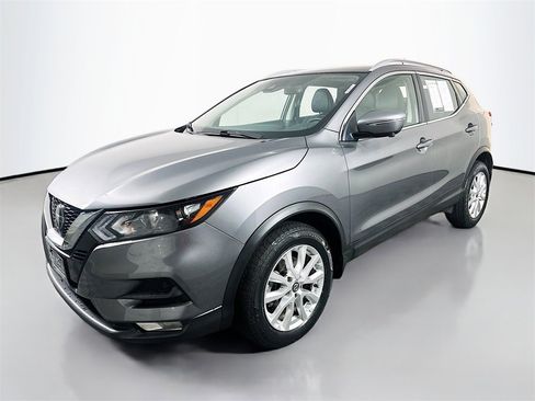 Used 2021 Nissan Rogue Sport SV w/ Technology Package image 3