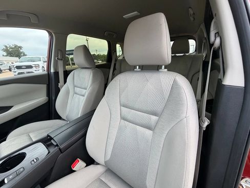 Used 2025 Nissan Rogue SV FWD image 13