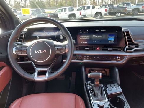 Used 2025 Kia Sportage SX image 15