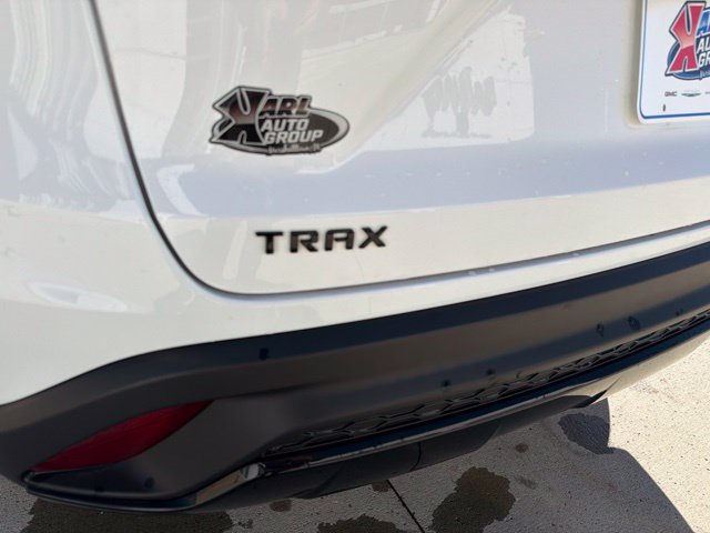 Used 2024 Chevrolet Trax RS w/ Sunroof Package FWD image 11