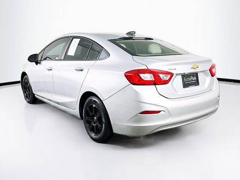 Used 2017 Chevrolet Cruze LS image 5